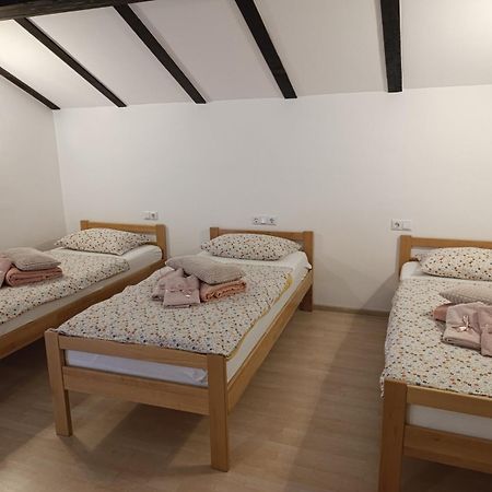 Naid Apartmani Kulen Vakuf Luaran gambar
