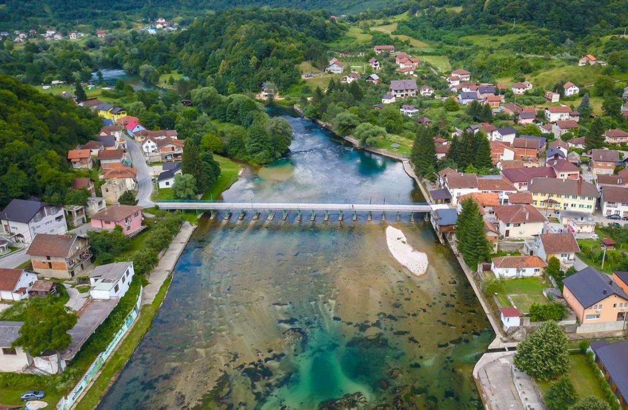 Naid Apartmani Kulen Vakuf Luaran gambar