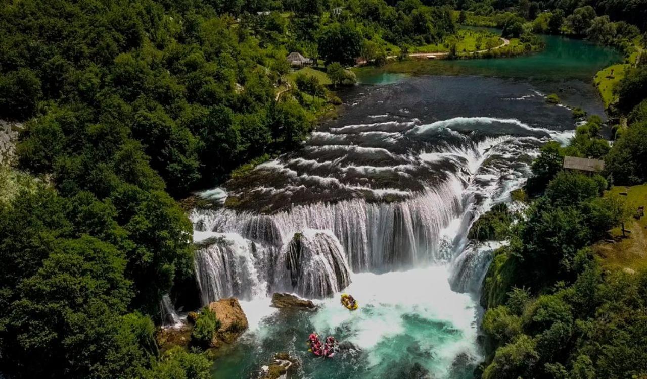 Naid Apartmani Kulen Vakuf Luaran gambar