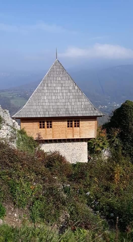 Naid Apartmani Kulen Vakuf Luaran gambar