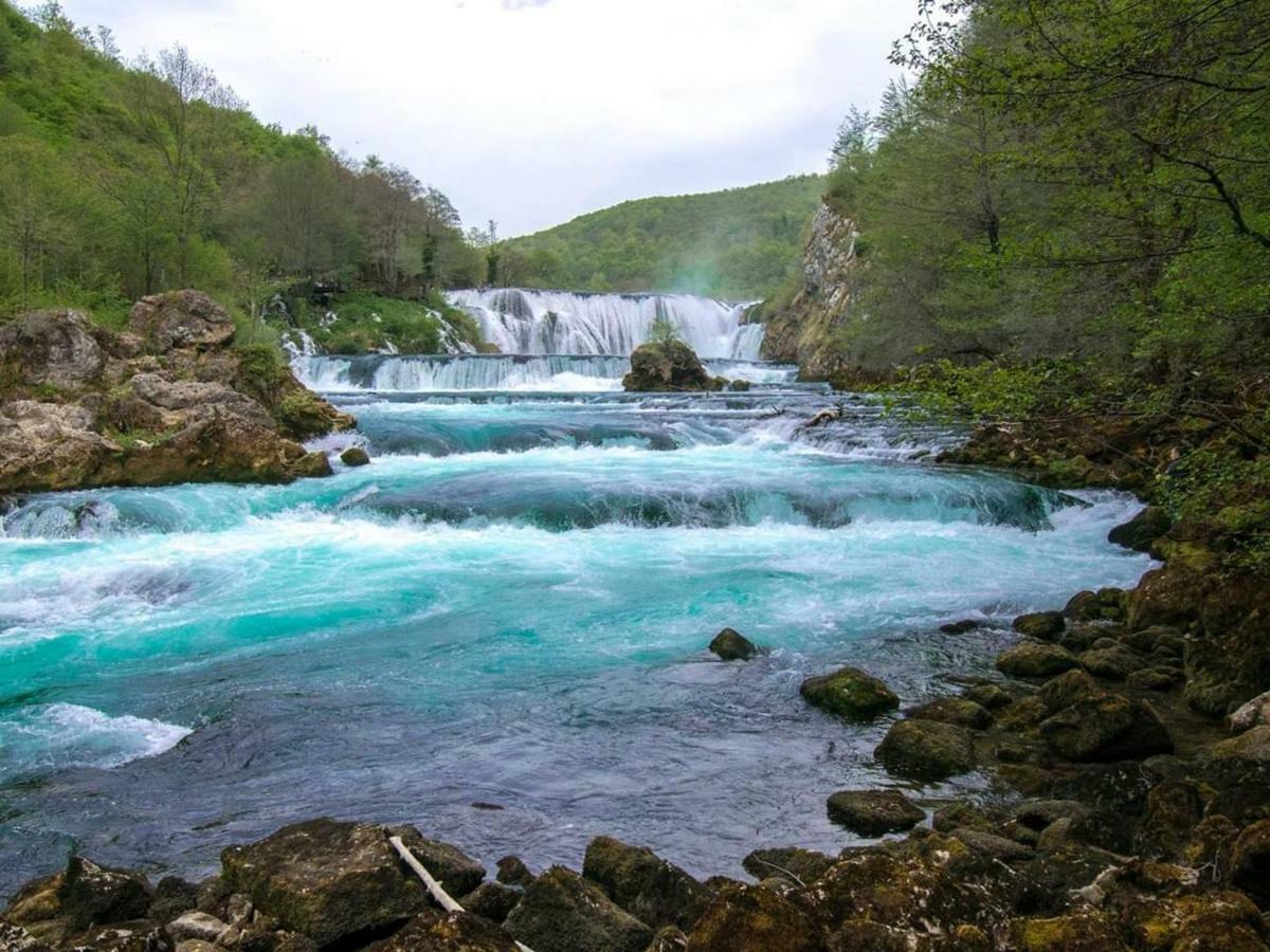 Naid Apartmani Kulen Vakuf Luaran gambar